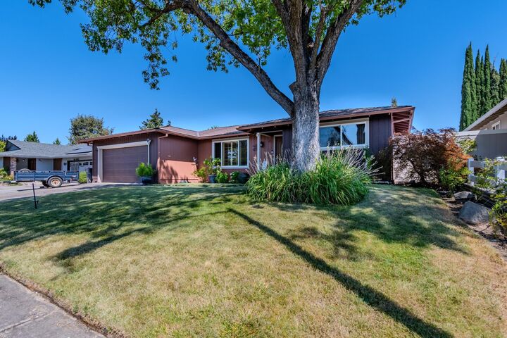 Property Photo:  4060 Rock Way  OR 97502 