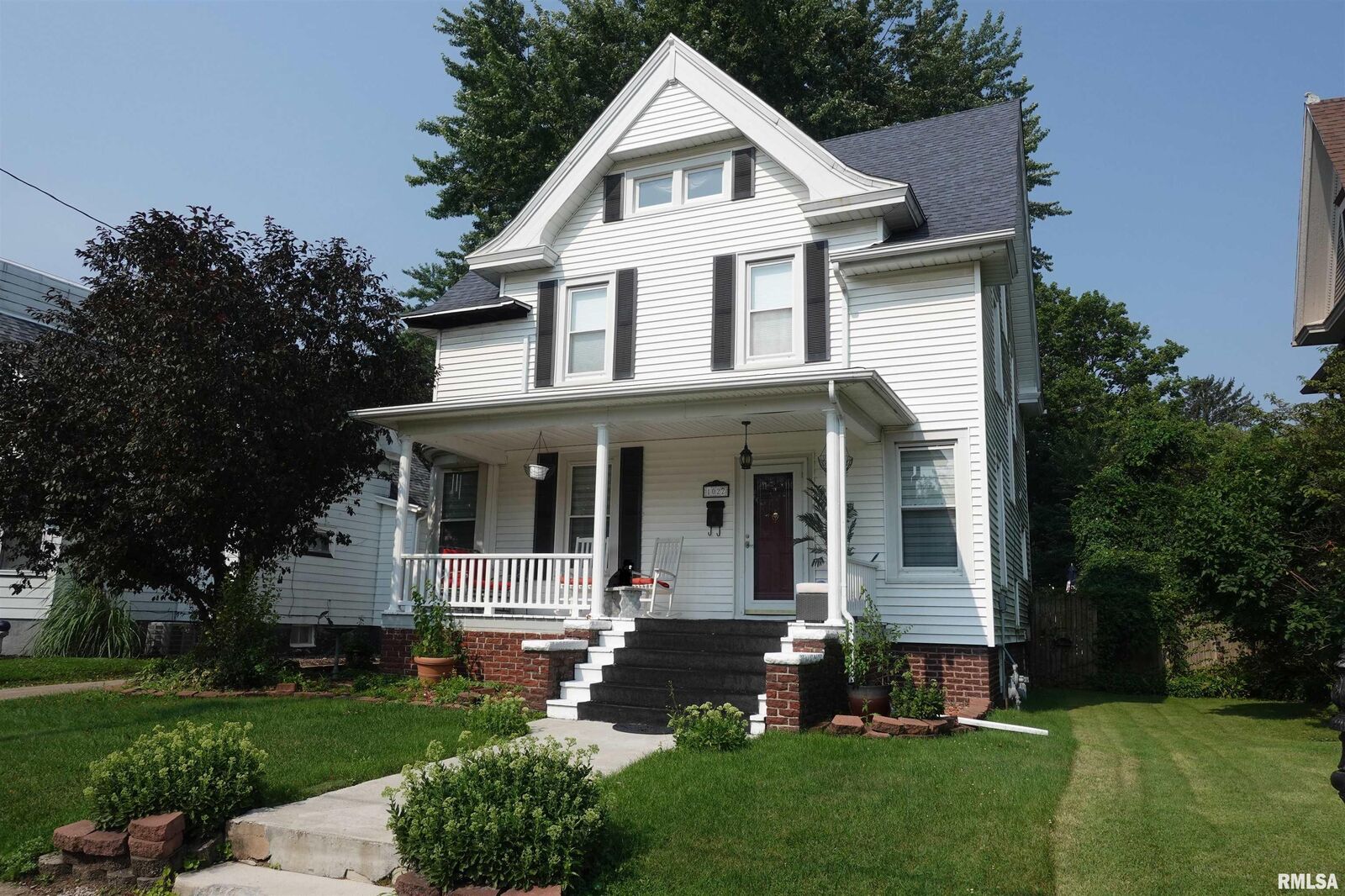 Property Photo:  1022 N Kellogg Street  IL 61401 