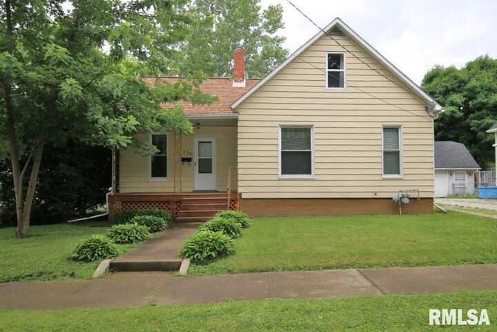 536 N 2nd Avenue  Canton IL 61520 photo