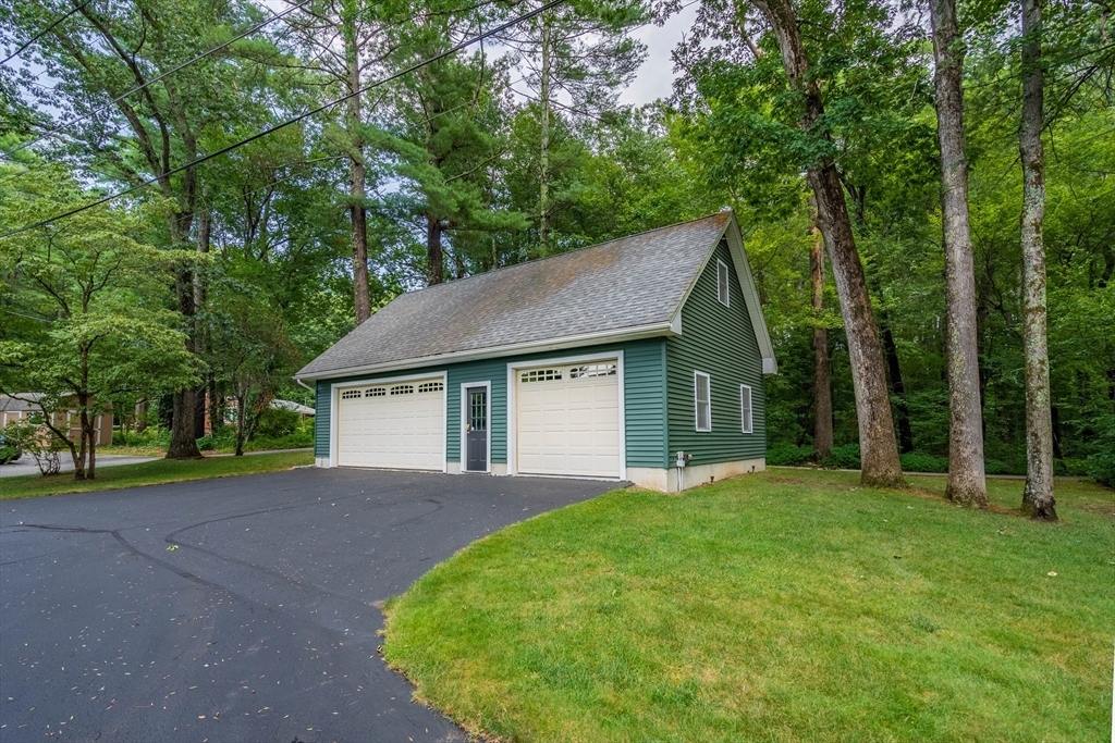 Property Photo:  33 Mountain Brook Rd  MA 01566 