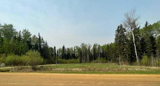 Property Photo: 851 Wolf Trail AB T0G 2K0