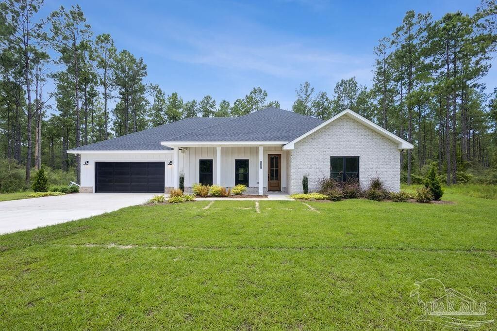 Property Photo: 8925 Naturewalk Dr FL 32571