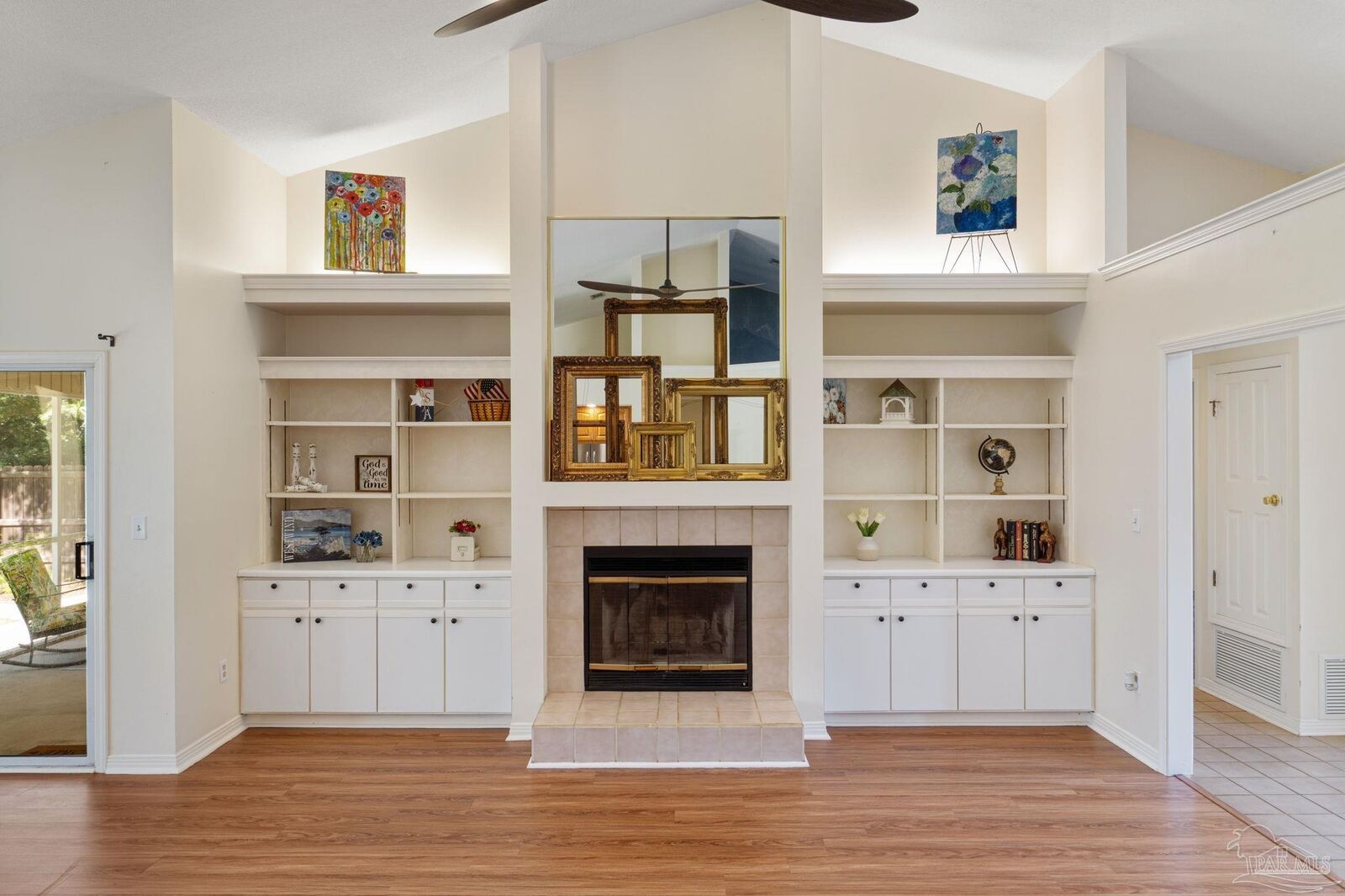 Property Photo: 910 Shadow Ridge Dr FL 32514
