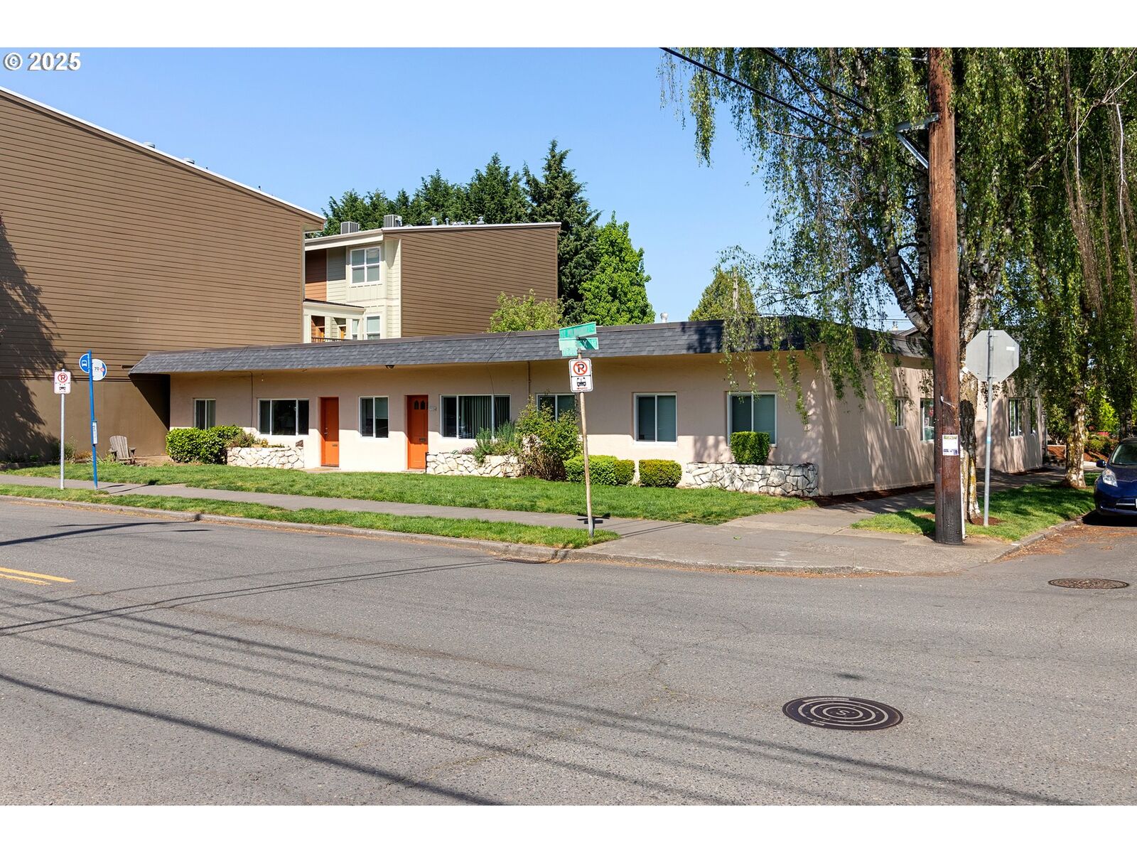 Property Photo: 1659 SE Rex St OR 97202