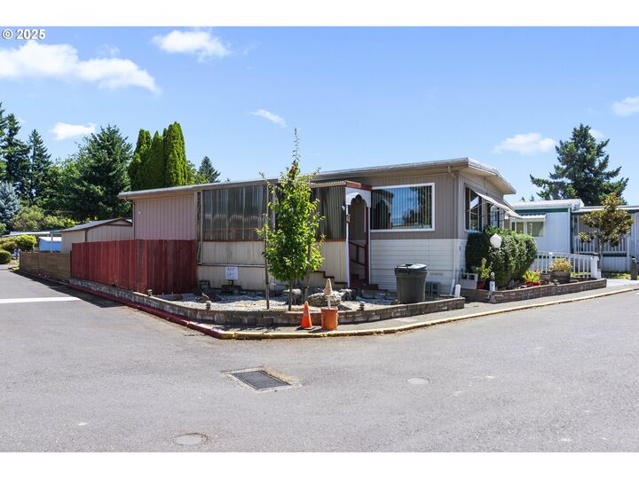 Property Photo: 16901 SE Division St 89 OR 97236