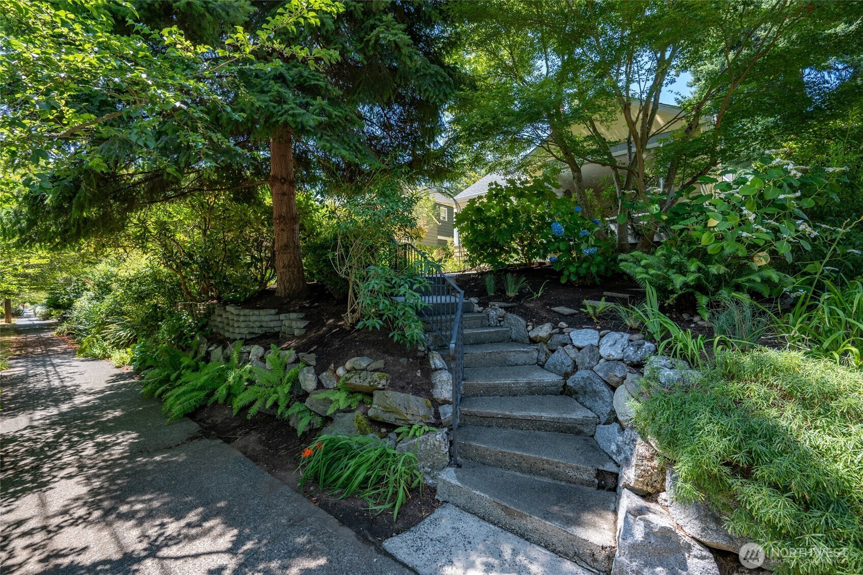 Property Photo: 6221 36th Avenue NE WA 98115