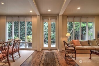 Property Photo:  4115 E Galer Street  WA 98112 