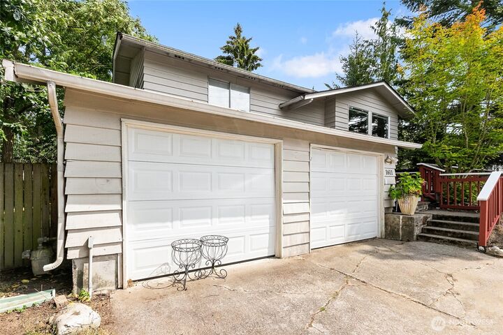 Property Photo:  1611  30th Street  WA 98225 