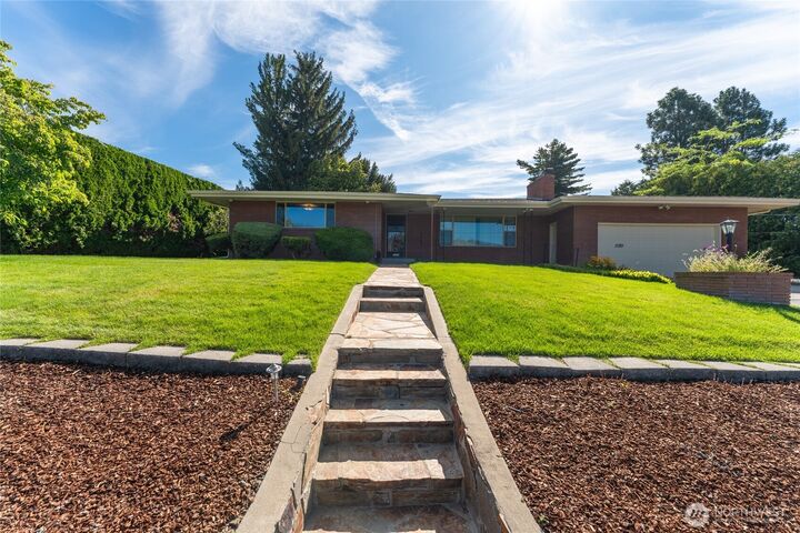 Property Photo:  1589 N Ashland Avenue  WA 98802 