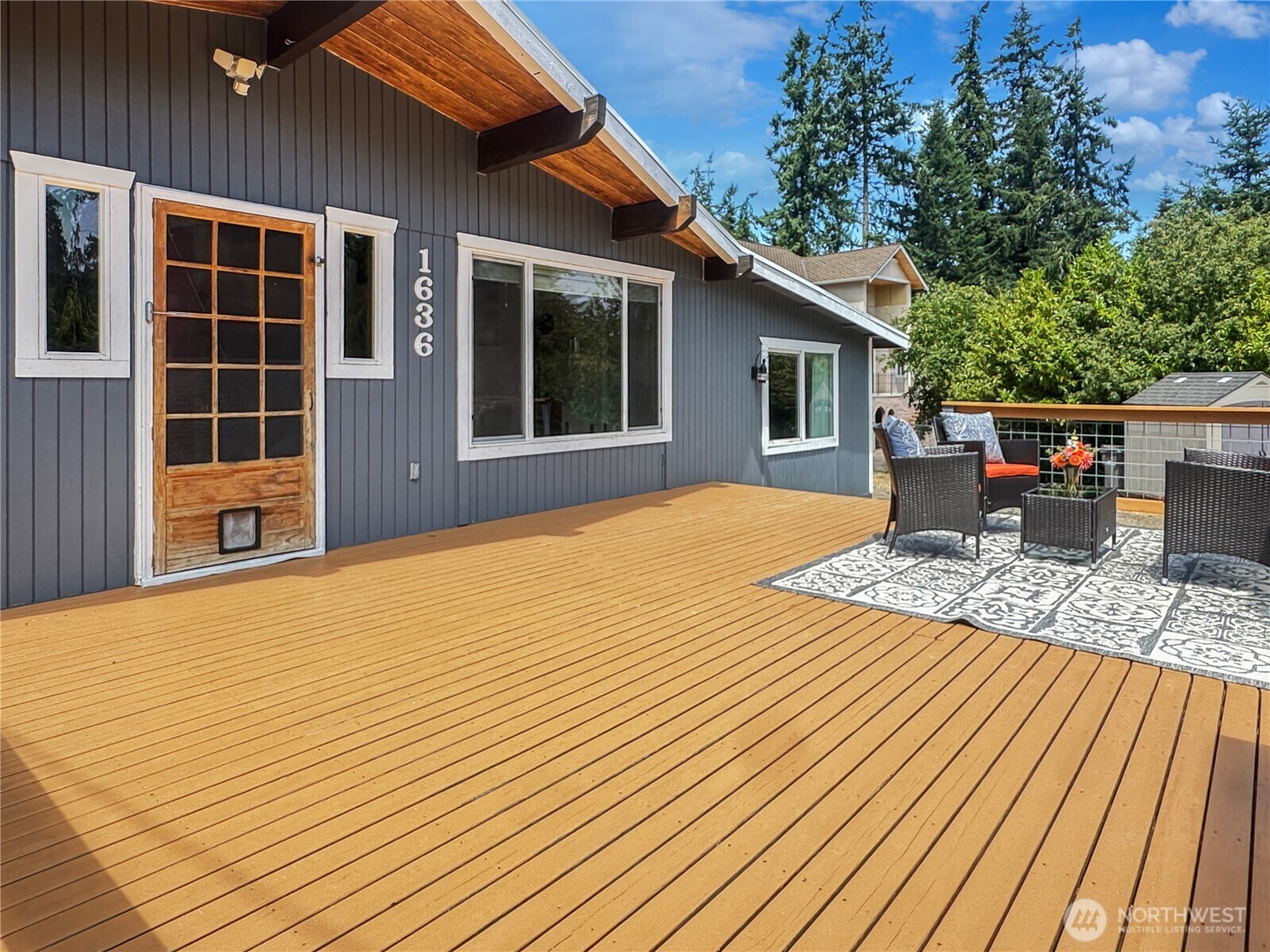 Property Photo: 1636 Hemlock Drive WA 98282