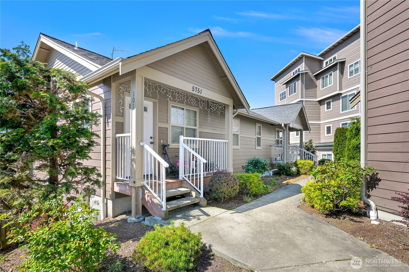 Property Photo:  5751  Fallbrook Lane  WA 98248 