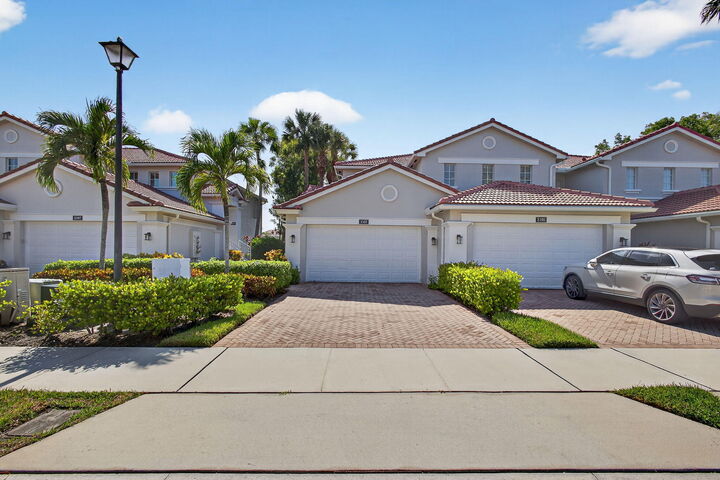 Property Photo:  2105 Wingate Bend  FL 33414 