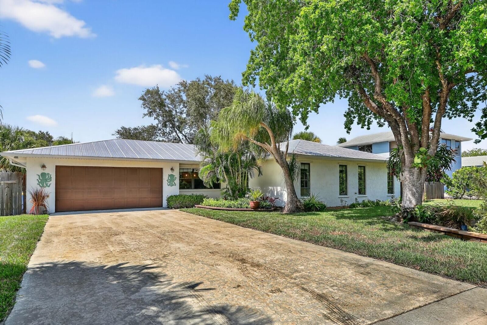 Property Photo:  5133 SE Tall Pines Way  FL 34997 