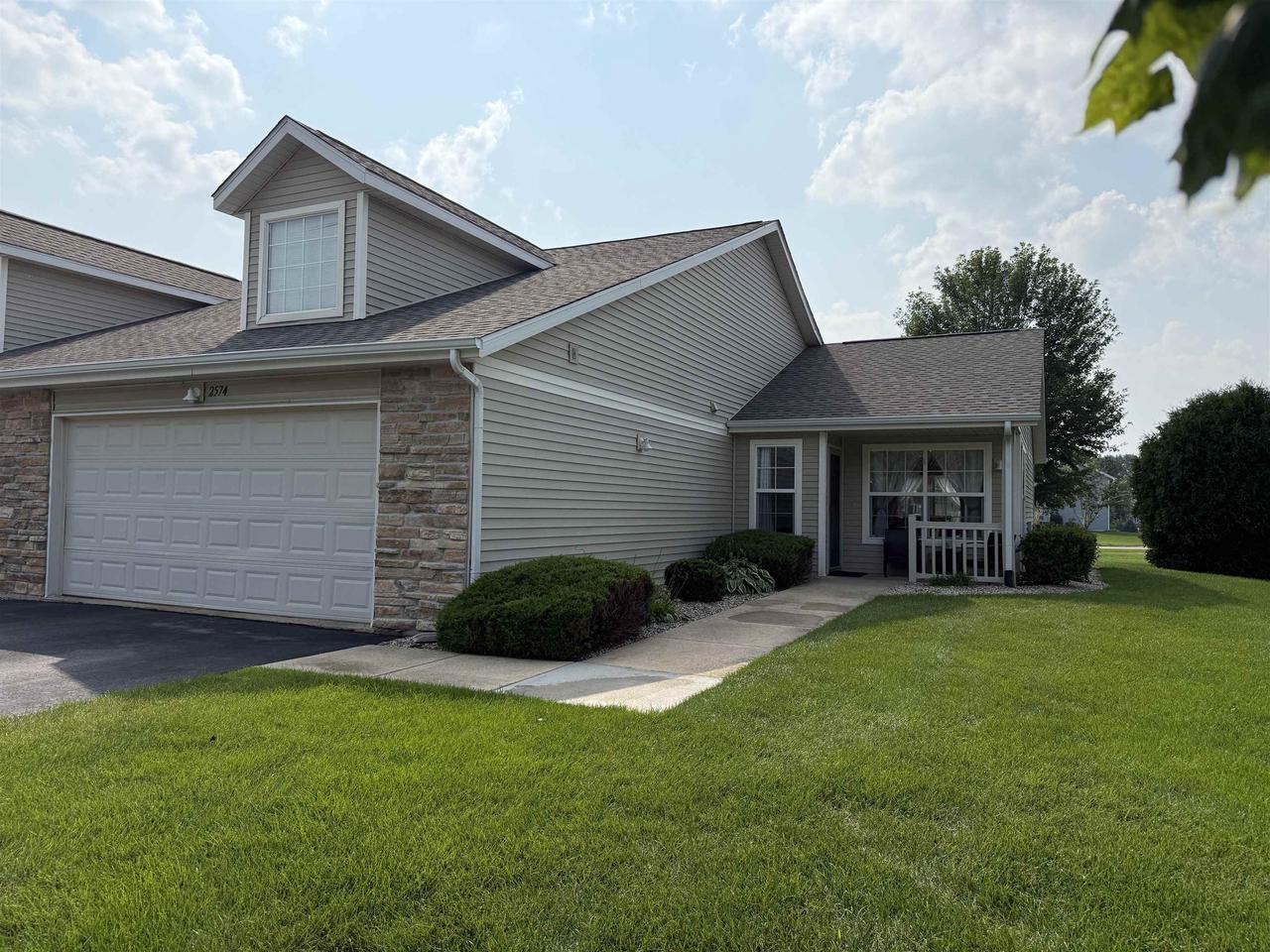 Property Photo: 2574 Edgewood Drive WI 53511