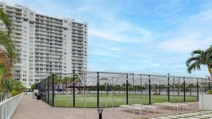 Property Photo: 2851 NE 183rd St 817E FL 33160