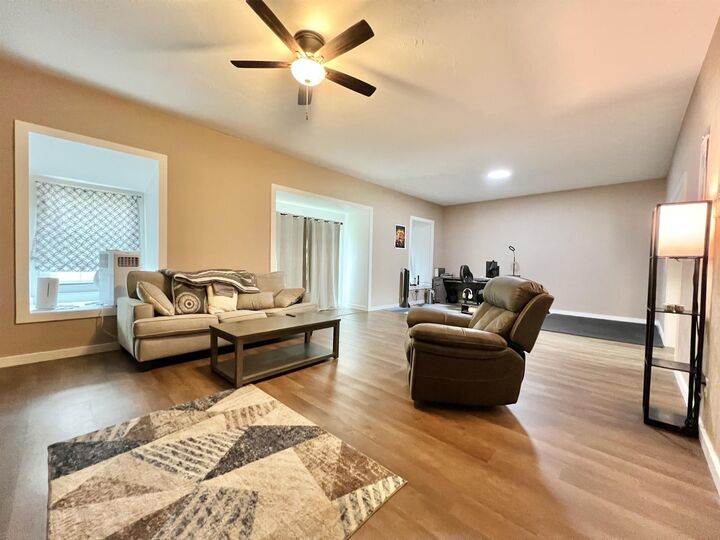 Property Photo: 6511 E Grigsby TX 77662