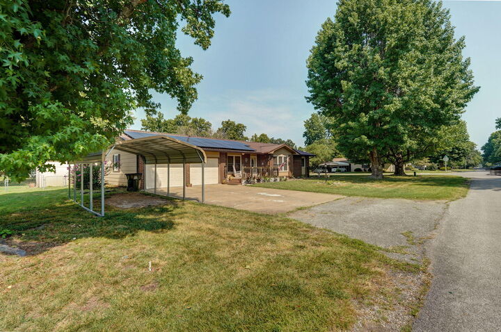 Property Photo:  1301 S Tyler Avenue  MO 65605 