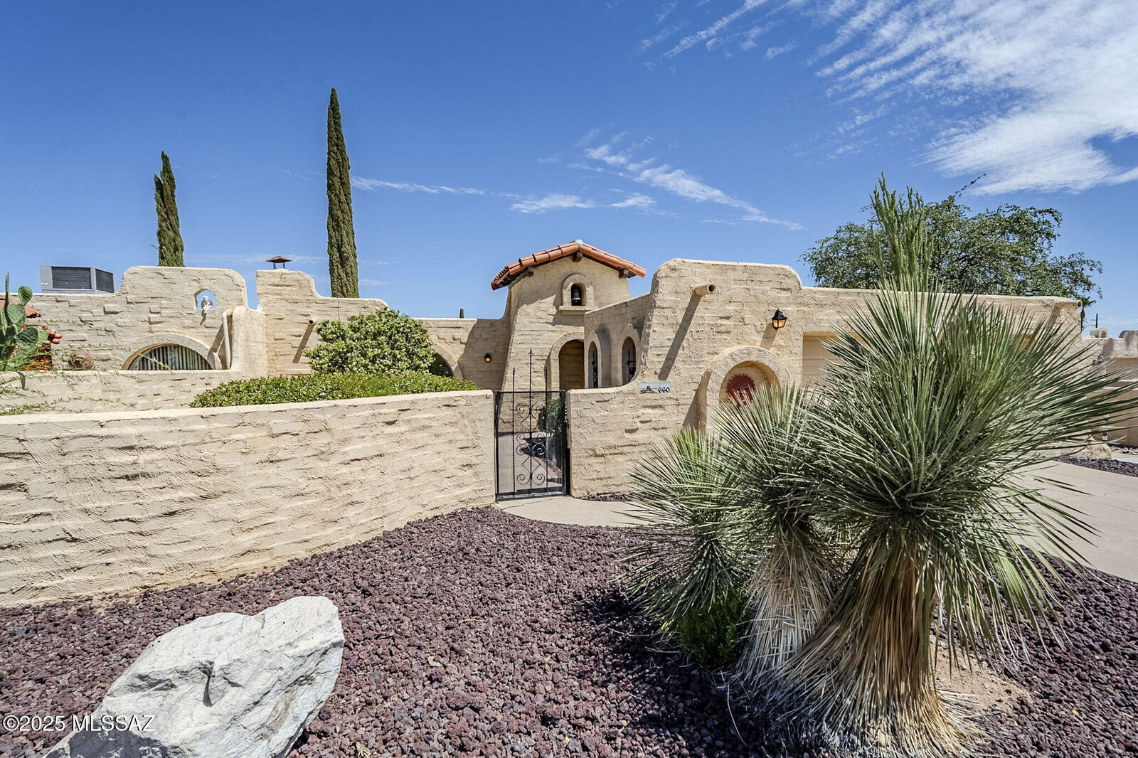 Property Photo:  660 W Placita Nueva  AZ 85614 