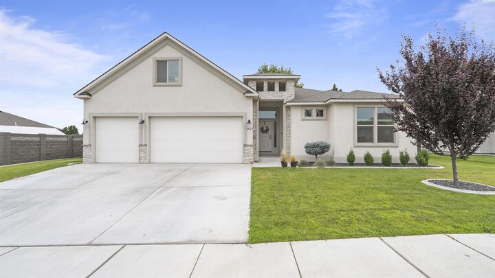 Property Photo:  1624 Palermo Dr  WA 99352 