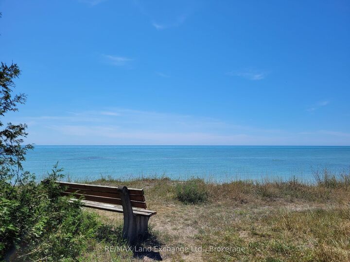 Property Photo:  213 Huron Rd, R. R. #1 Road  ON N2Z 2X3 