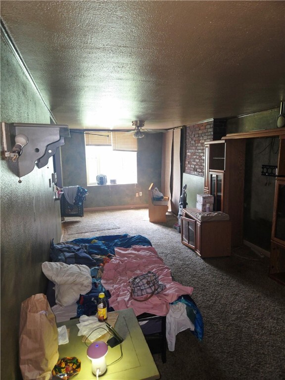 Property Photo:  110 Fulton Pl  PA 15210 