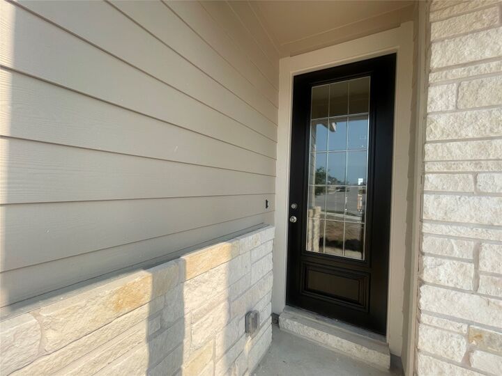 Property Photo: 625 Palo Brea Loop TX 78634