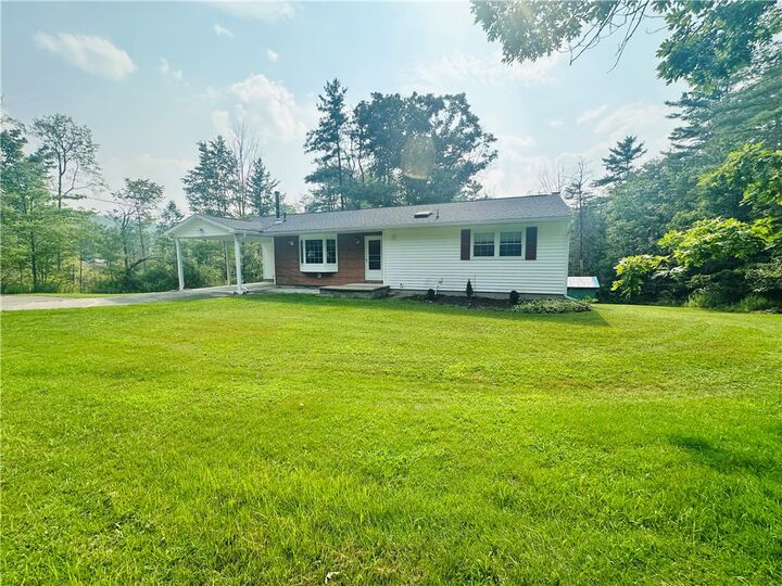 Property Photo:  17 Seneca Trace  NY 14870 