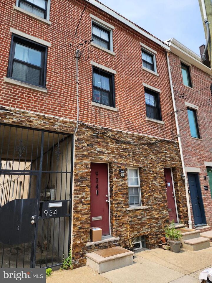 Property Photo:  934 New Market Street  PA 19123 
