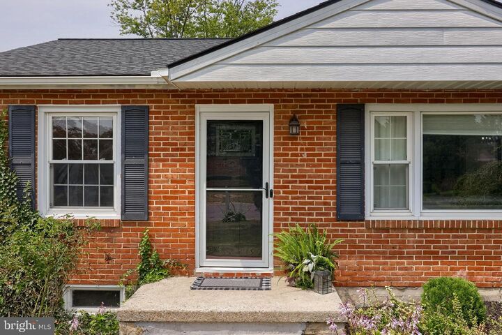 Property Photo: 520 S Vernon Street PA 17402
