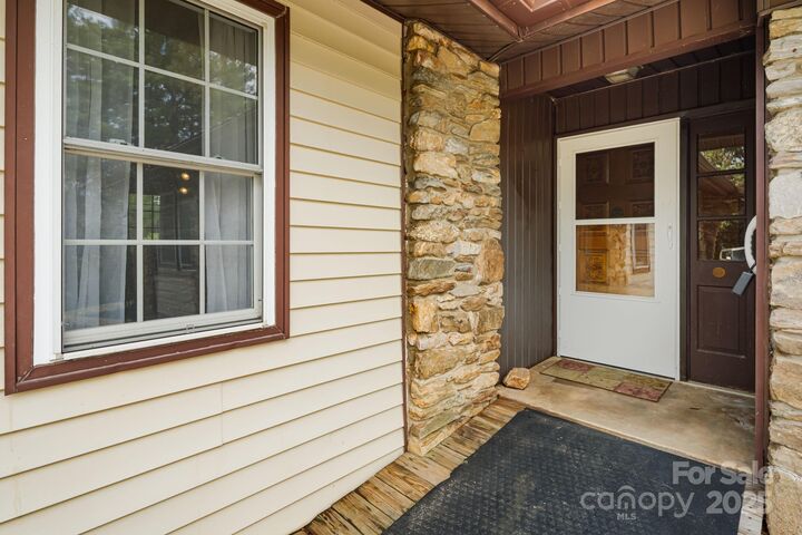 Property Photo: 289 Morlin Acres Drive NC 28753