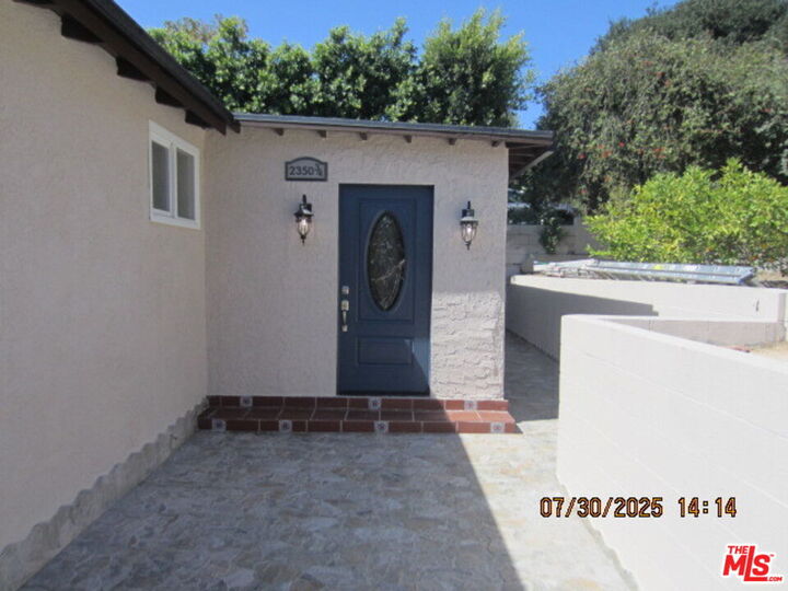 Property Photo: 2350 3/4 Teviot St CA 90039