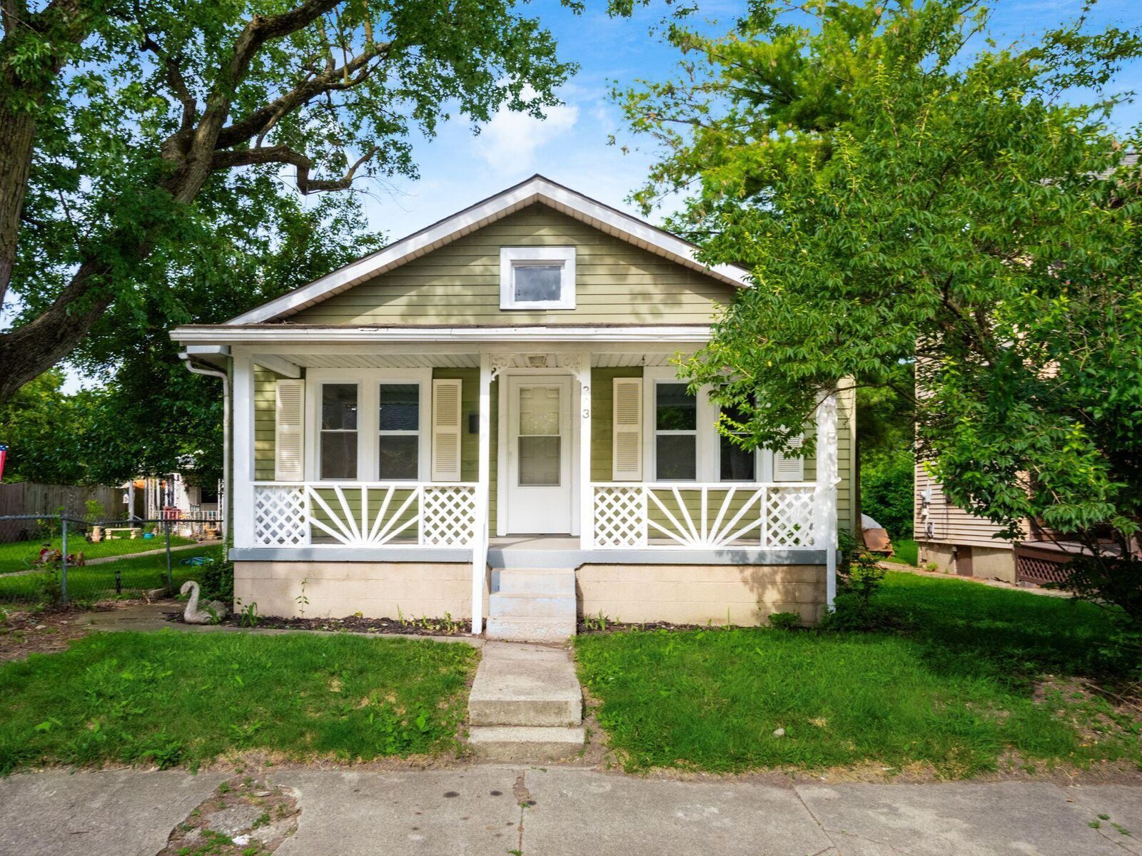 Property Photo:  303 S Yale Avenue  OH 43223 