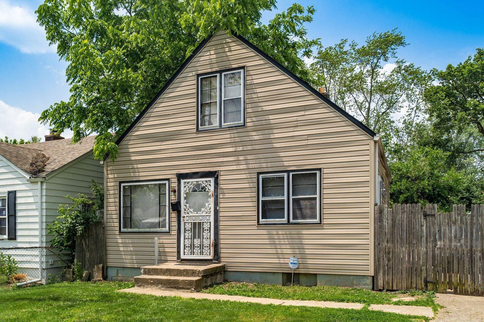 Property Photo: 2335 Jefferson Avenue OH 43211