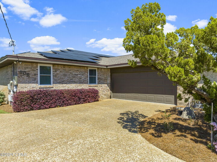 Property Photo:  806 S Longwood Circle  FL 32405 