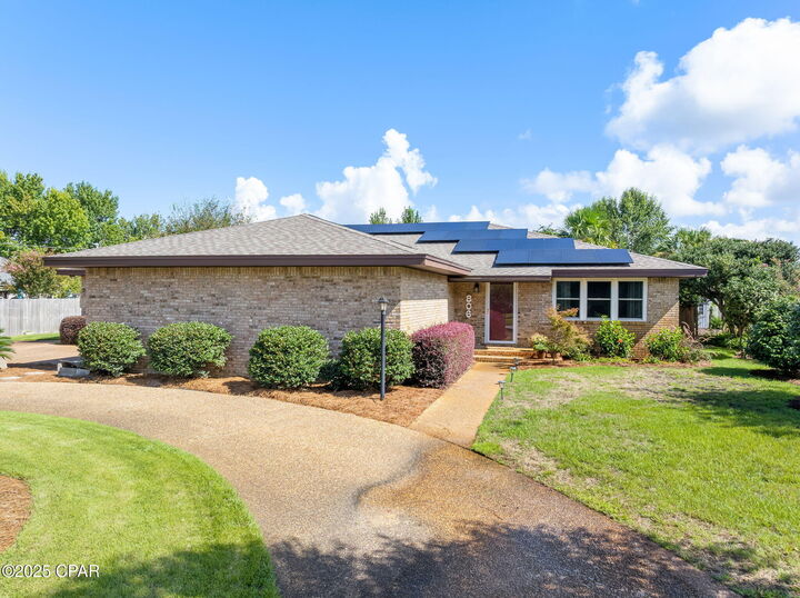 Property Photo: 806 S Longwood Circle FL 32405