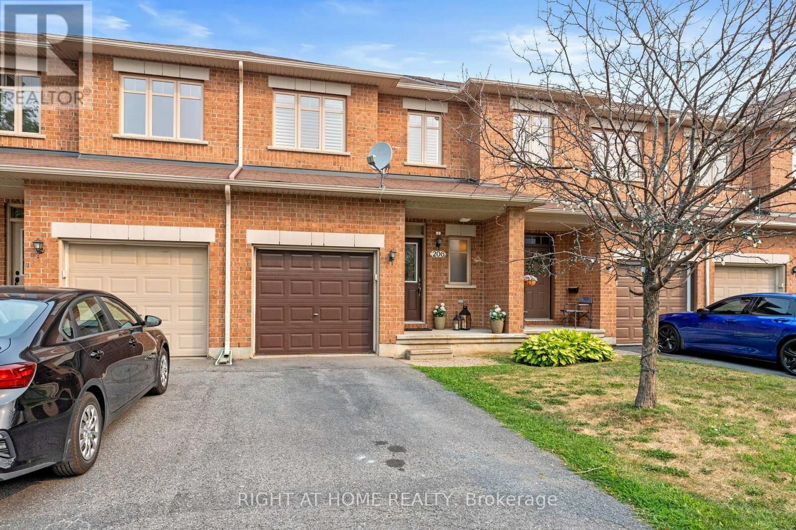 Property Photo: 206 Calaveras Avenue ON K2J 5K5