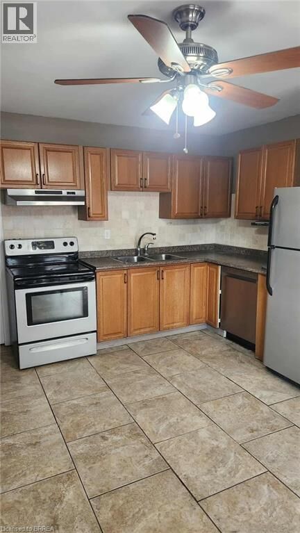 Property Photo: 61 Woodlawn Avenue ON N3V 1A6
