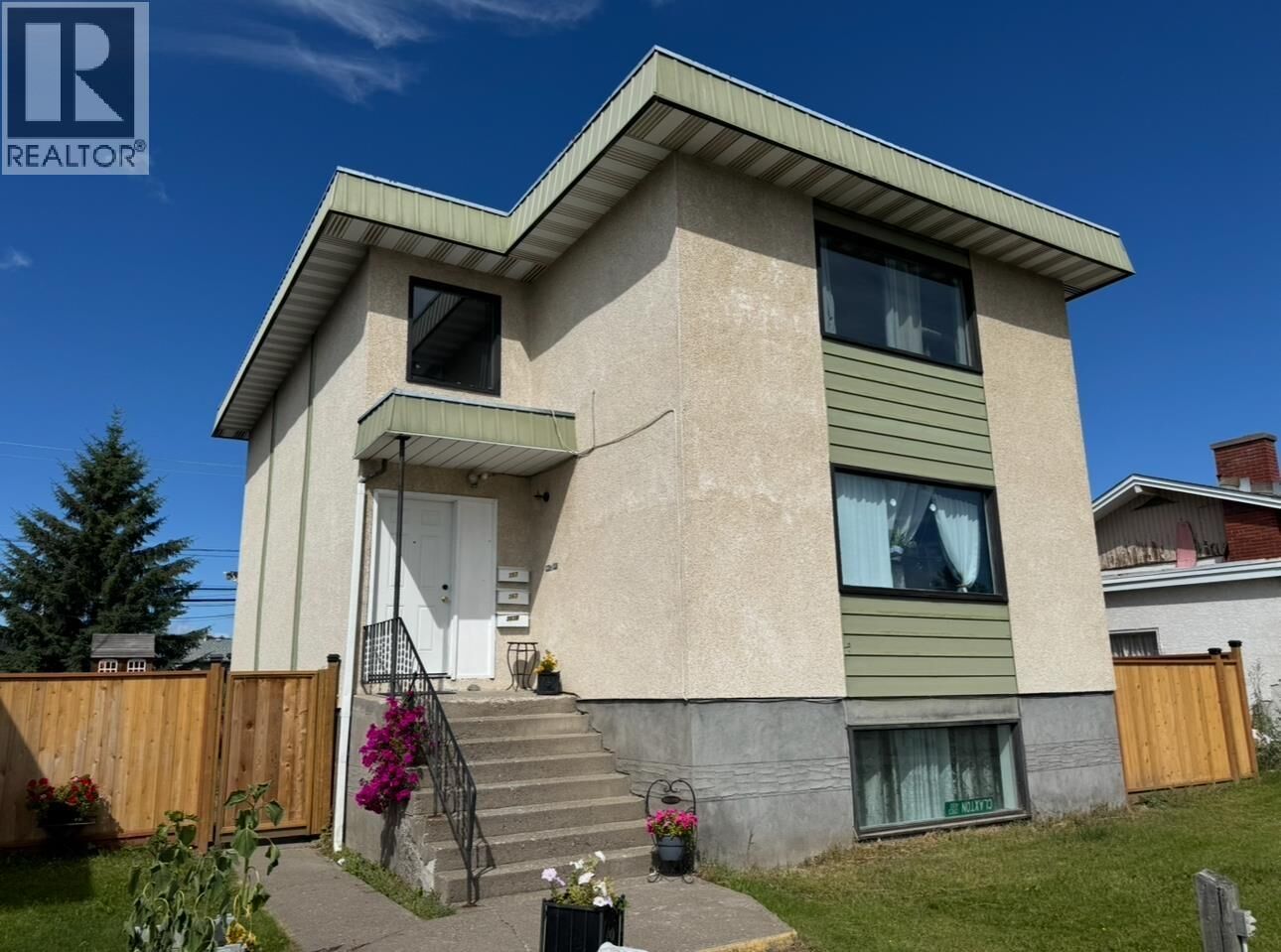 Property Photo:  363 Nicholson Street  BC V2M 3L8 