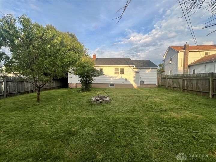 Property Photo: 1033 Victoria Avenue OH 45324