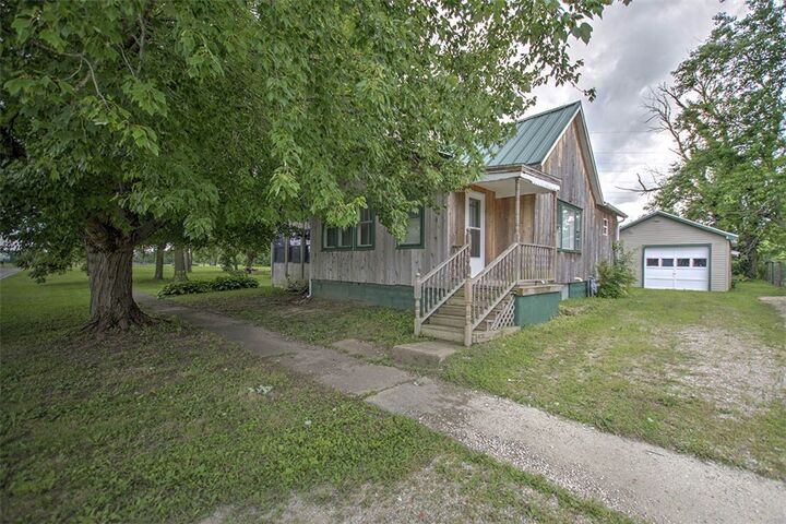 Property Photo:  245 E Prairie Street  IL 62501 