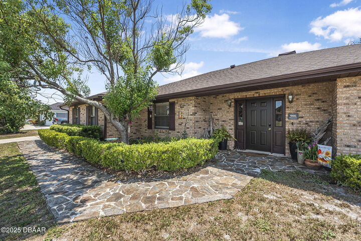 Property Photo:  906 Prescott Boulevard  FL 32738 