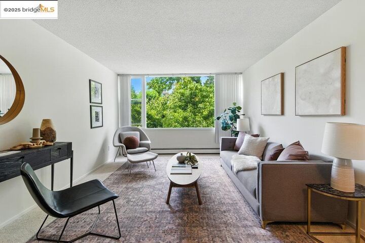 Property Photo:  2601 College Ave 203  CA 94704 