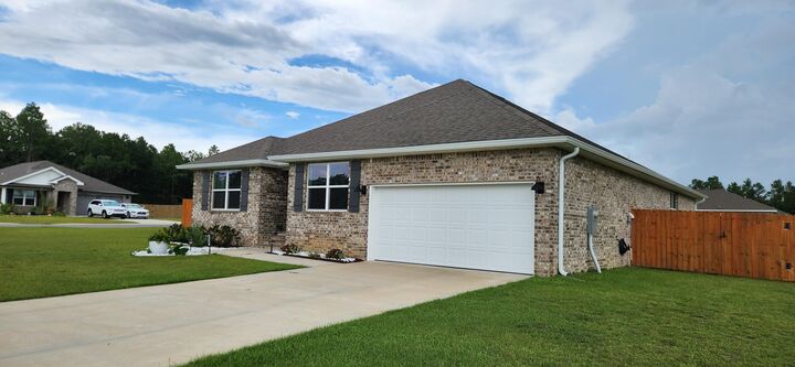 Property Photo: 2535 Rutgers Road FL 32536