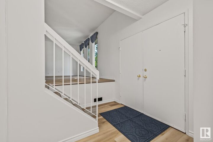 Property Photo:  32 Butterfield Crescent  AB T8N 2W7 