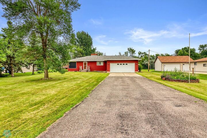 4122 40th Avenue S  Moorhead MN 56560 photo