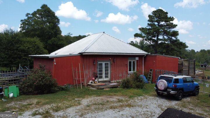 Property Photo:  415 Tapley Road  GA 30180 