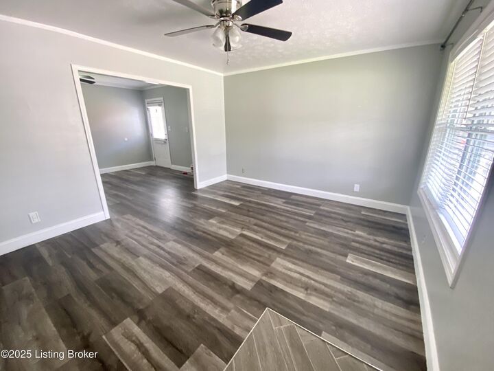 Property Photo:  608 Glengarry Dr  KY 40118 