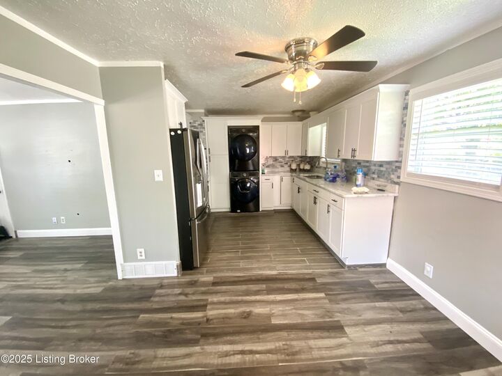 Property Photo:  608 Glengarry Dr  KY 40118 