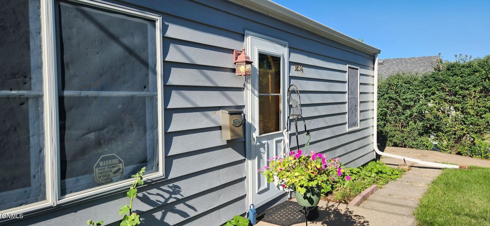 Property Photo:  1814 D Avenue E  ND 58501 