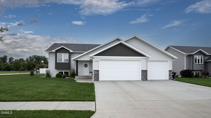 3926 Leighton Drive  Bismarck ND 58504 photo